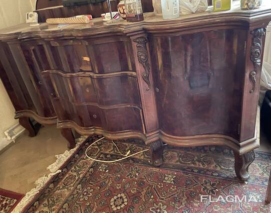 Set de mobilă vintage – comode mare și mică, pentru restaurare